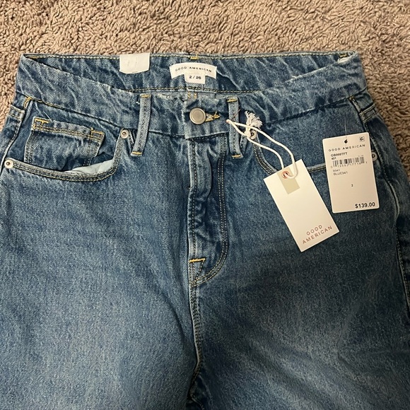 Good American Jeans - Picture 3 of 6